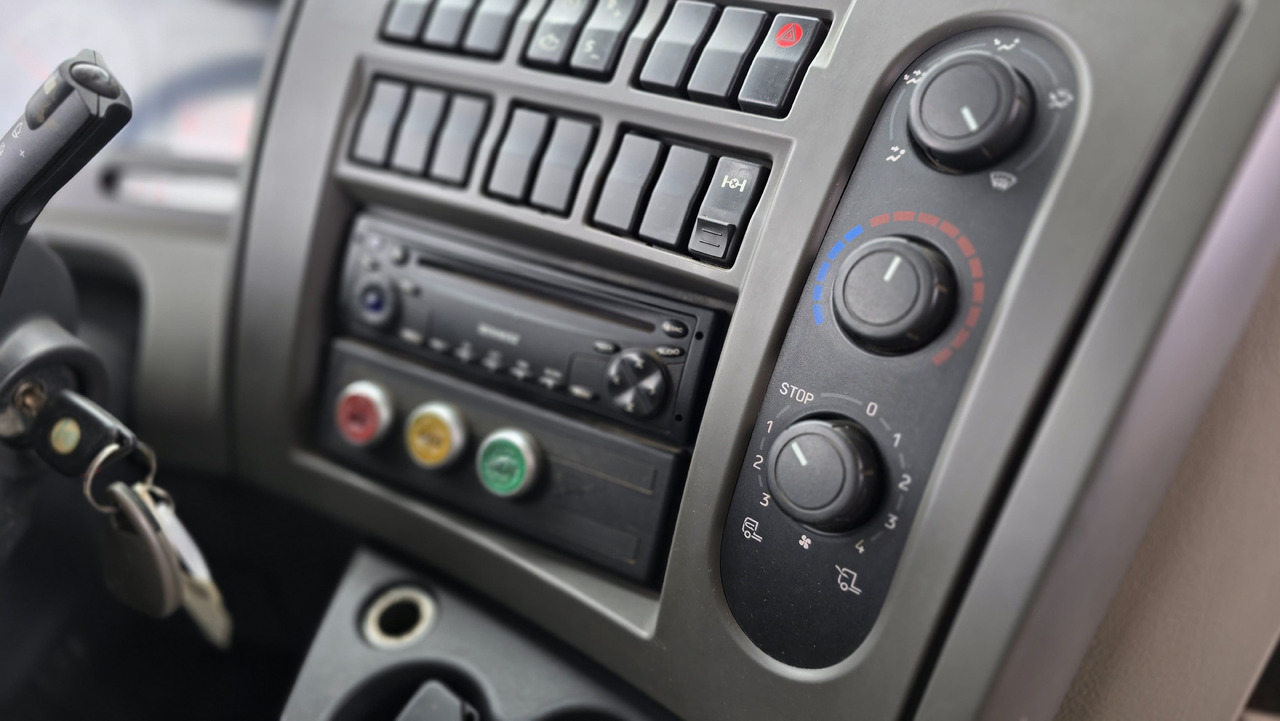 Istovarivač RENAULT Midlum 190DX, winch, original 46'000km: slika 9