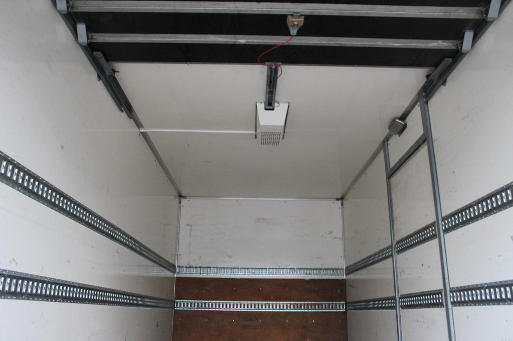 Mercedes-Benz Atego 916 Koffer LDW LBW NUR 98.597 km - Dostavno vozilo: slika 3 Mercedes-Benz Atego 916 Koffer LDW LBW NUR 98.597 km - Dostavno vozilo: slika 3