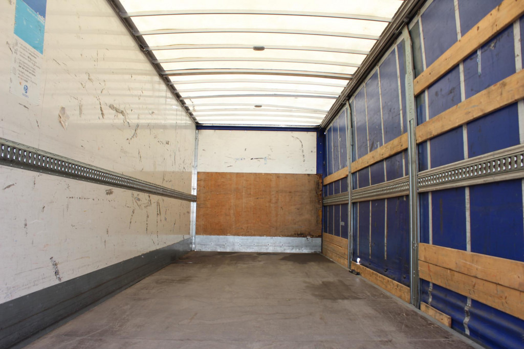 MAN TGL 12.220 Plane-Koffer 7,5 m LBW Klima 199TKm - Kamion sa zatvorenim sandukom: slika 3 MAN TGL 12.220 Plane-Koffer 7,5 m LBW Klima 199TKm - Kamion sa zatvorenim sandukom: slika 3