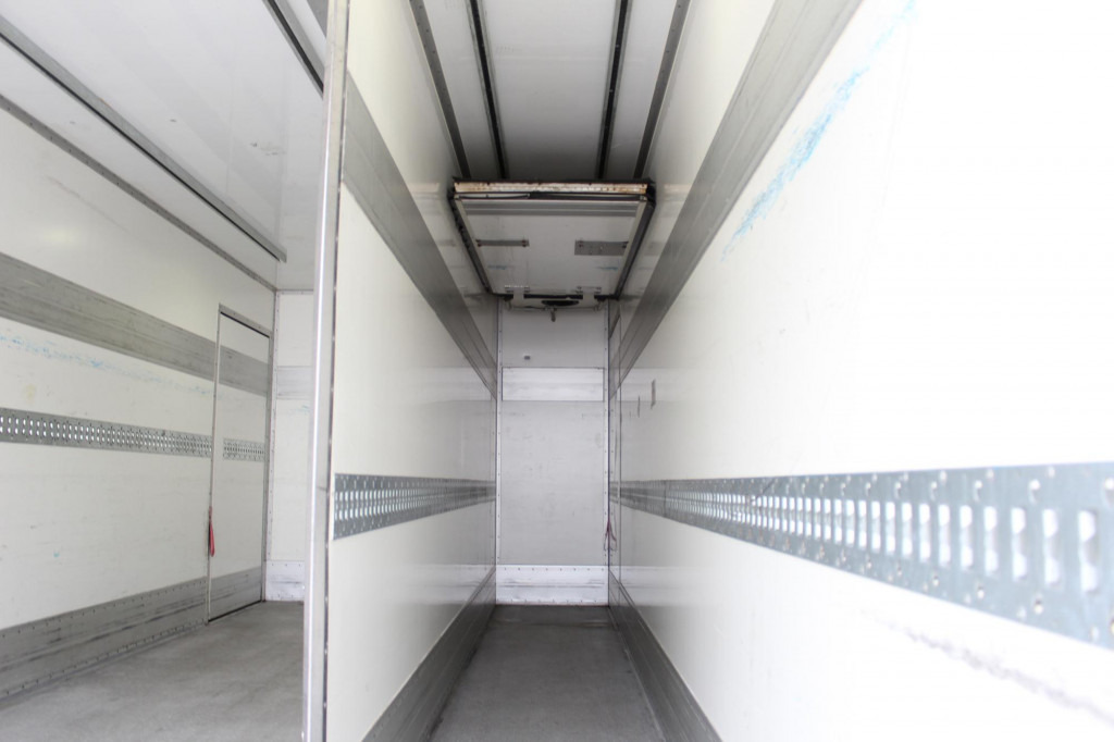 Mercedes-Benz Atego 1221 E6 Carrier Multi-Temp Strom Türen+LBW - Hladnjača: slika 4 Mercedes-Benz Atego 1221 E6 Carrier Multi-Temp Strom Türen+LBW - Hladnjača: slika 4