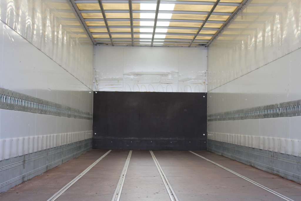 Mercedes-Benz Atego 1321 E6 Koffer Klima Kamera Schalter LBW - Kamion sa zatvorenim sandukom: slika 3 Mercedes-Benz Atego 1321 E6 Koffer Klima Kamera Schalter LBW - Kamion sa zatvorenim sandukom: slika 3