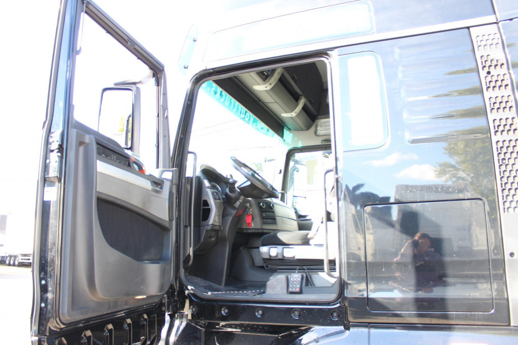 MAN TGX 18.440 XXL Retarder Standheizung 2 Alutank - Tegljač: slika 4 MAN TGX 18.440 XXL Retarder Standheizung 2 Alutank - Tegljač: slika 4
