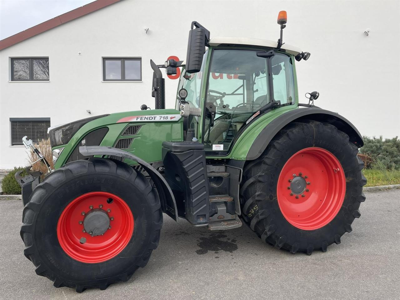 Fendt Fendt 718 Vario SCR GPS - Traktor: slika 2 Fendt Fendt 718 Vario SCR GPS - Traktor: slika 2