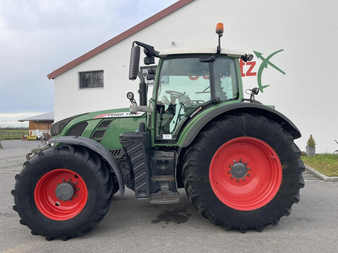 Fendt Fendt 718 Vario SCR GPS - Traktor: slika 3 Fendt Fendt 718 Vario SCR GPS - Traktor: slika 3
