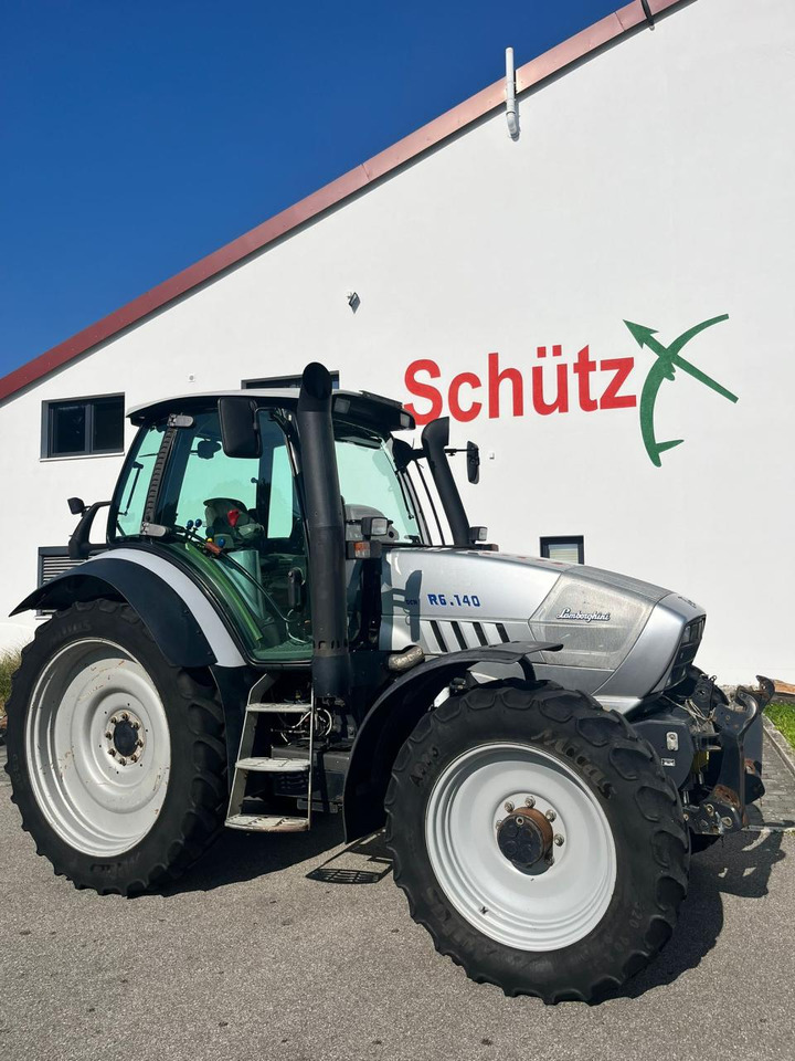 Lamborghini R6.140 DCR mit Frontzapfwelle und Frontkraftheber, Pflegeschlepper - Traktor: slika 2 Lamborghini R6.140 DCR mit Frontzapfwelle und Frontkraftheber, Pflegeschlepper - Traktor: slika 2