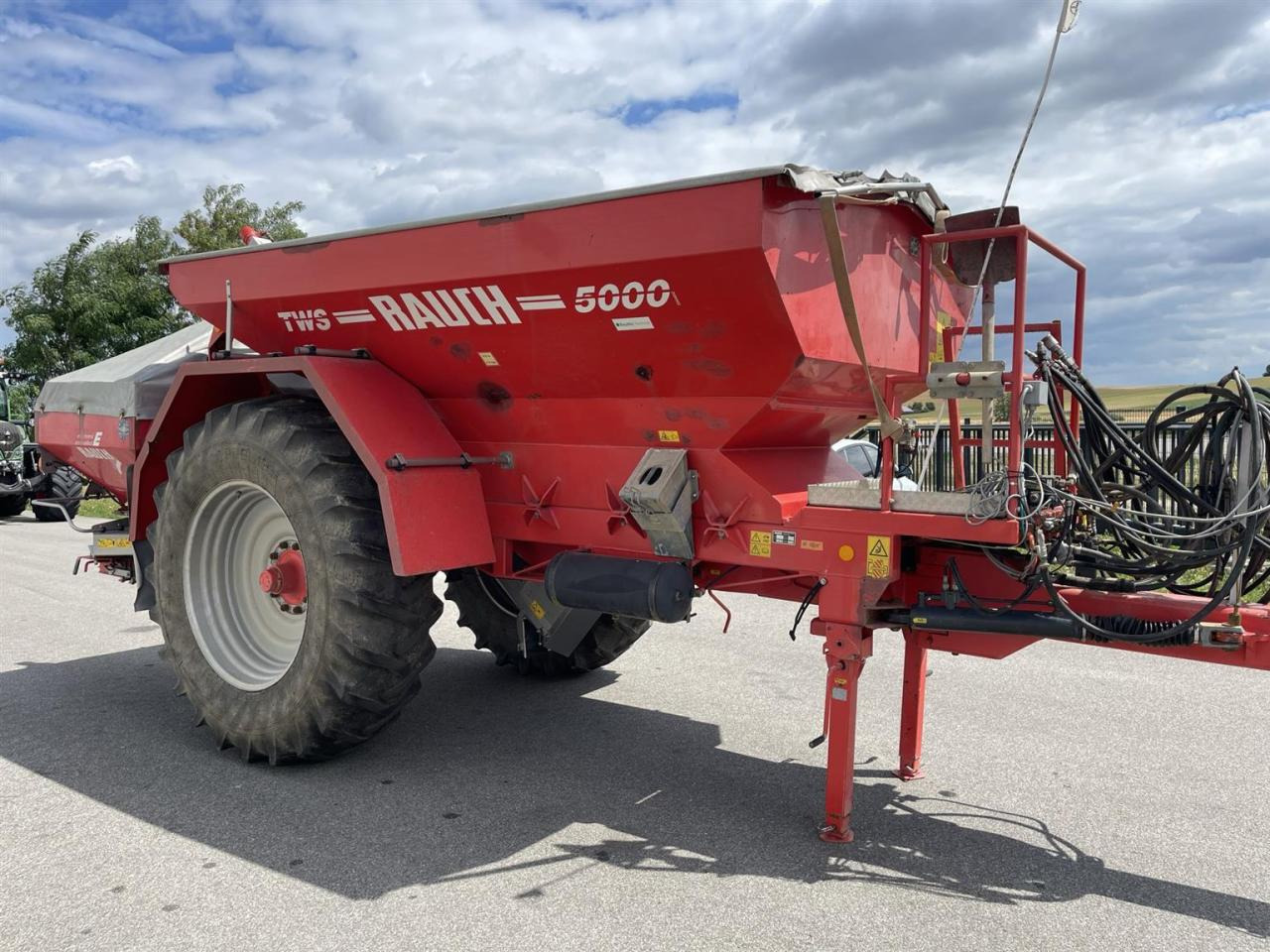 Rasipač veštačkog đubriva Rauch TWS 5000 Düngerwagen mit Deichsel-Lenkung und Streuer Axera H-EMC, gepflegter Zustand: slika 8