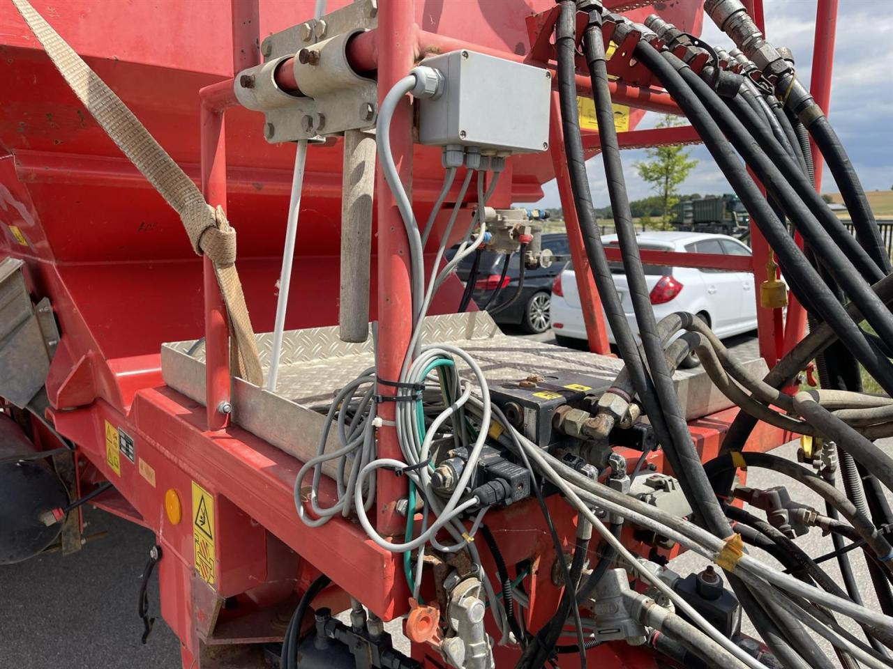 Rasipač veštačkog đubriva Rauch TWS 5000 Düngerwagen mit Deichsel-Lenkung und Streuer Axera H-EMC, gepflegter Zustand: slika 9