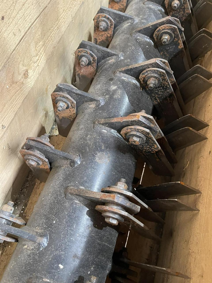 CLAAS Häckslerwelle 00 0741 361 1 gebraucht - Rezervni deo za Kombinovani kombajn: slika 3 CLAAS Häckslerwelle 00 0741 361 1 gebraucht - Rezervni deo za Kombinovani kombajn: slika 3