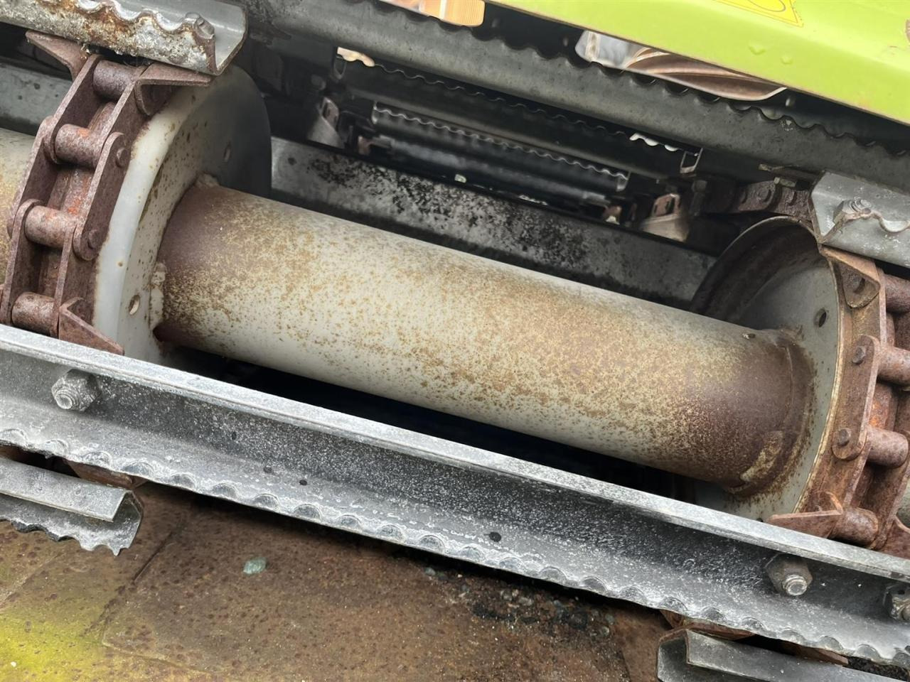 CLAAS Lexion 750 gebrauchter Einzugschacht, Schrägförderer aus Brandmaschine - Rezervni deo za Kombinovani kombajn: slika 3 CLAAS Lexion 750 gebrauchter Einzugschacht, Schrägförderer aus Brandmaschine - Rezervni deo za Kombinovani kombajn: slika 3