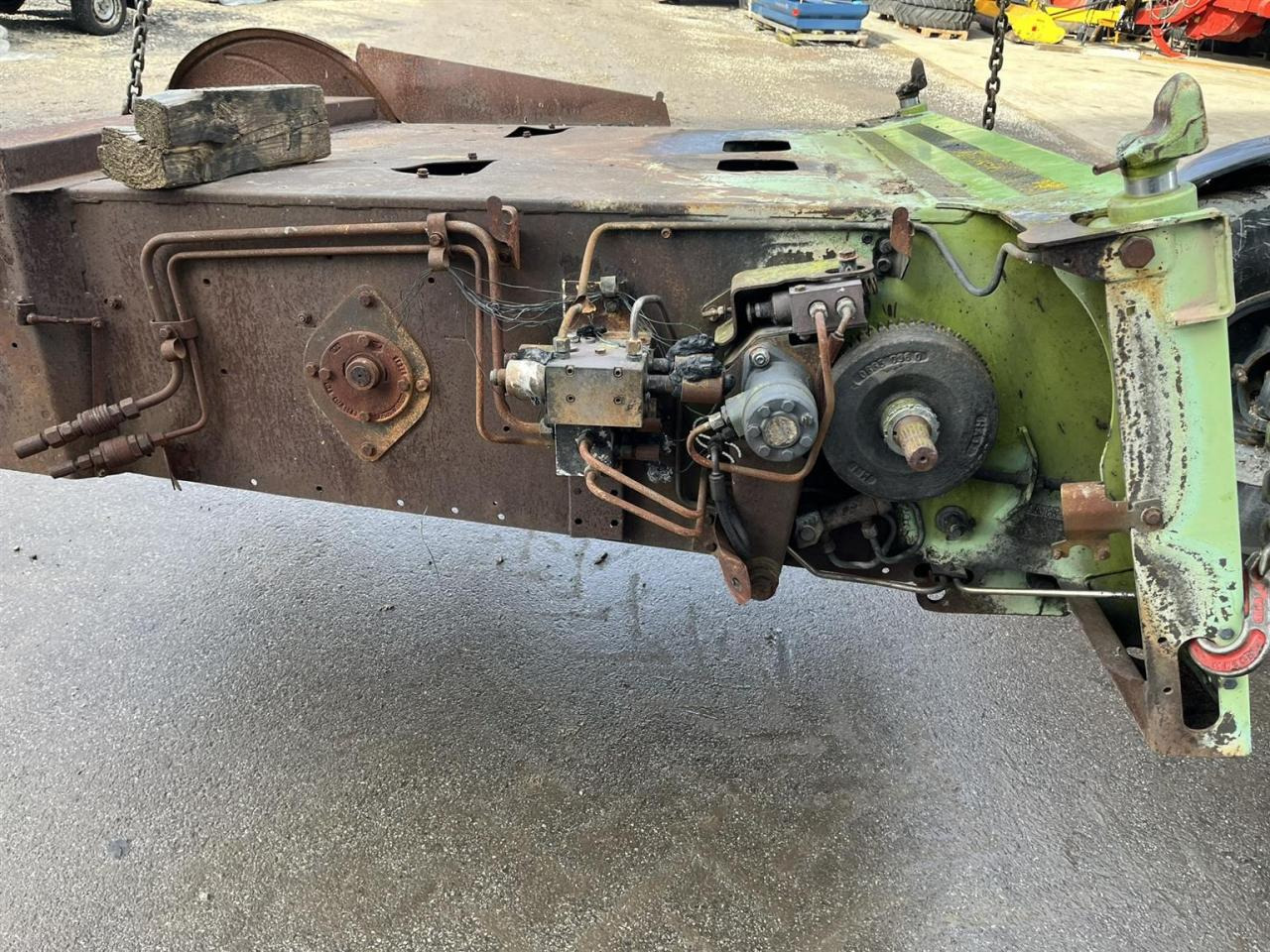 CLAAS Lexion 750 gebrauchter Einzugschacht, Schrägförderer aus Brandmaschine - Rezervni deo za Kombinovani kombajn: slika 5 CLAAS Lexion 750 gebrauchter Einzugschacht, Schrägförderer aus Brandmaschine - Rezervni deo za Kombinovani kombajn: slika 5