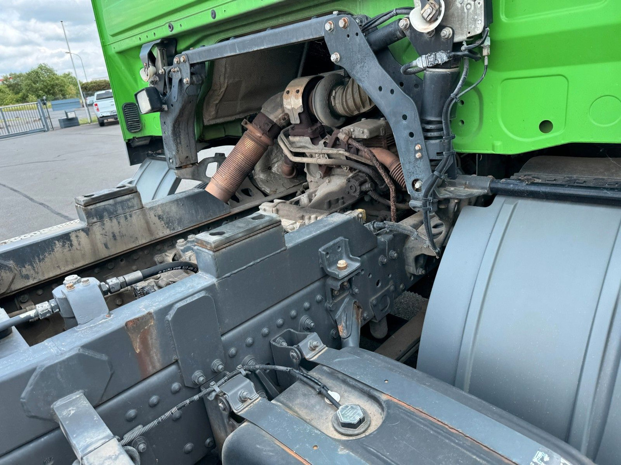 Kamion sa golom šasijom i zatvorenom kabinom Mercedes-Benz Actros 1832 MP 3   Kipperfahrgestell + Klima: slika 12