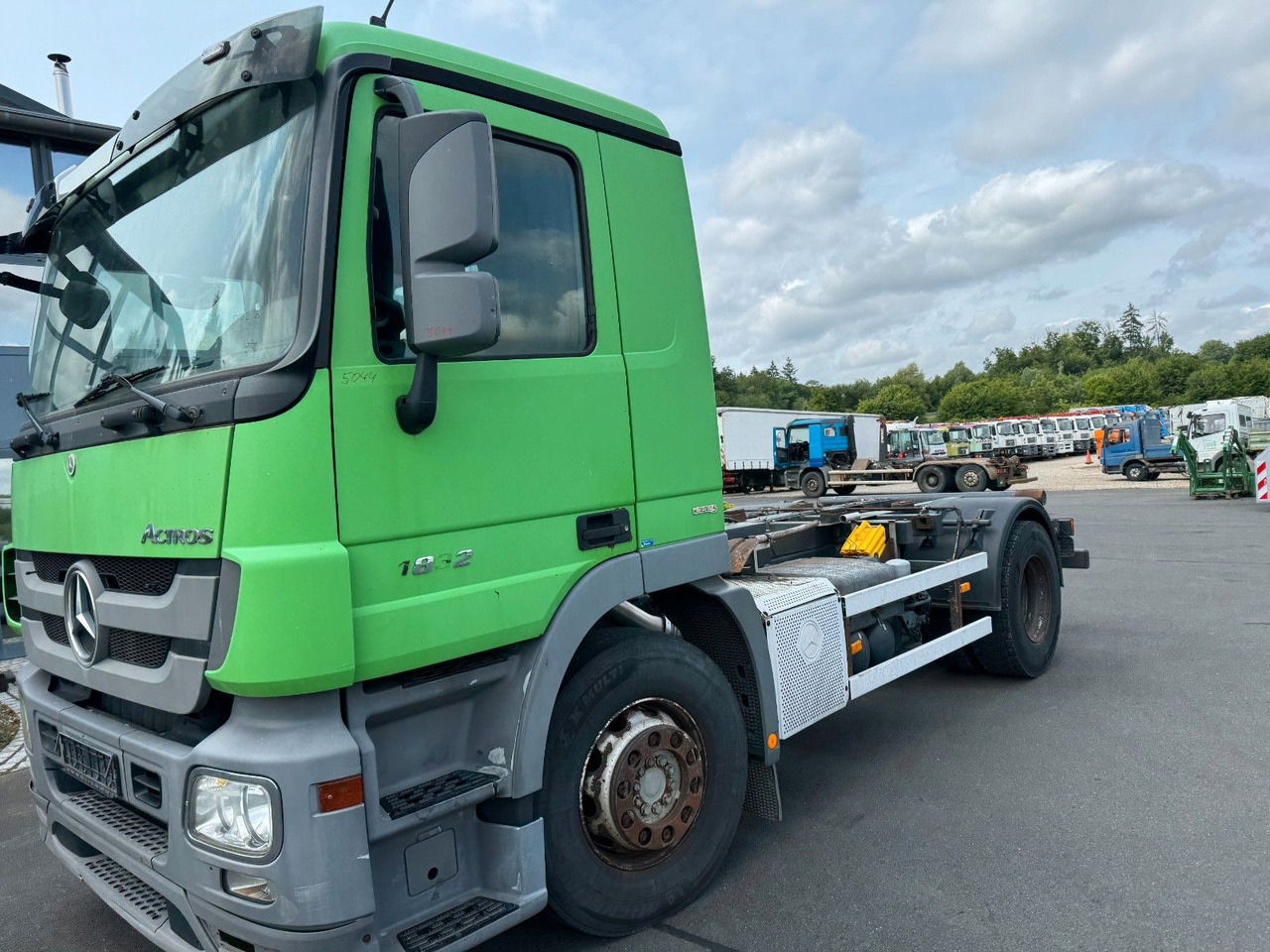 Mercedes-Benz Actros 1832 MP 3 Kipperfahrgestell + Klima - Kamion sa golom šasijom i zatvorenom kabinom: slika 1 Mercedes-Benz Actros 1832 MP 3 Kipperfahrgestell + Klima - Kamion sa golom šasijom i zatvorenom kabinom: slika 1