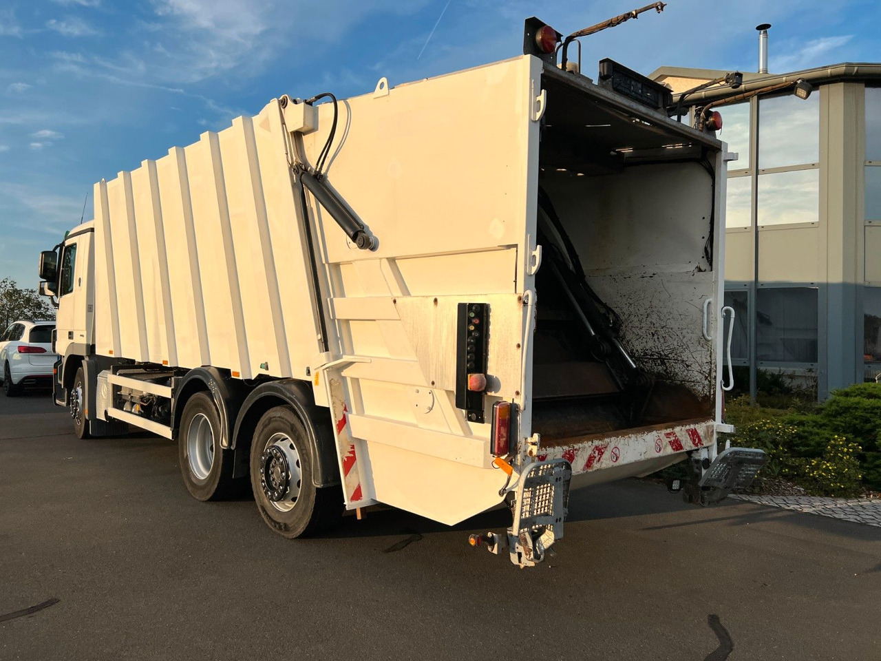 Mercedes-Benz Actros 2532 6x2 MP3 Faun Power Press 524 - Kamion za smeće: slika 2 Mercedes-Benz Actros 2532 6x2 MP3 Faun Power Press 524 - Kamion za smeće: slika 2