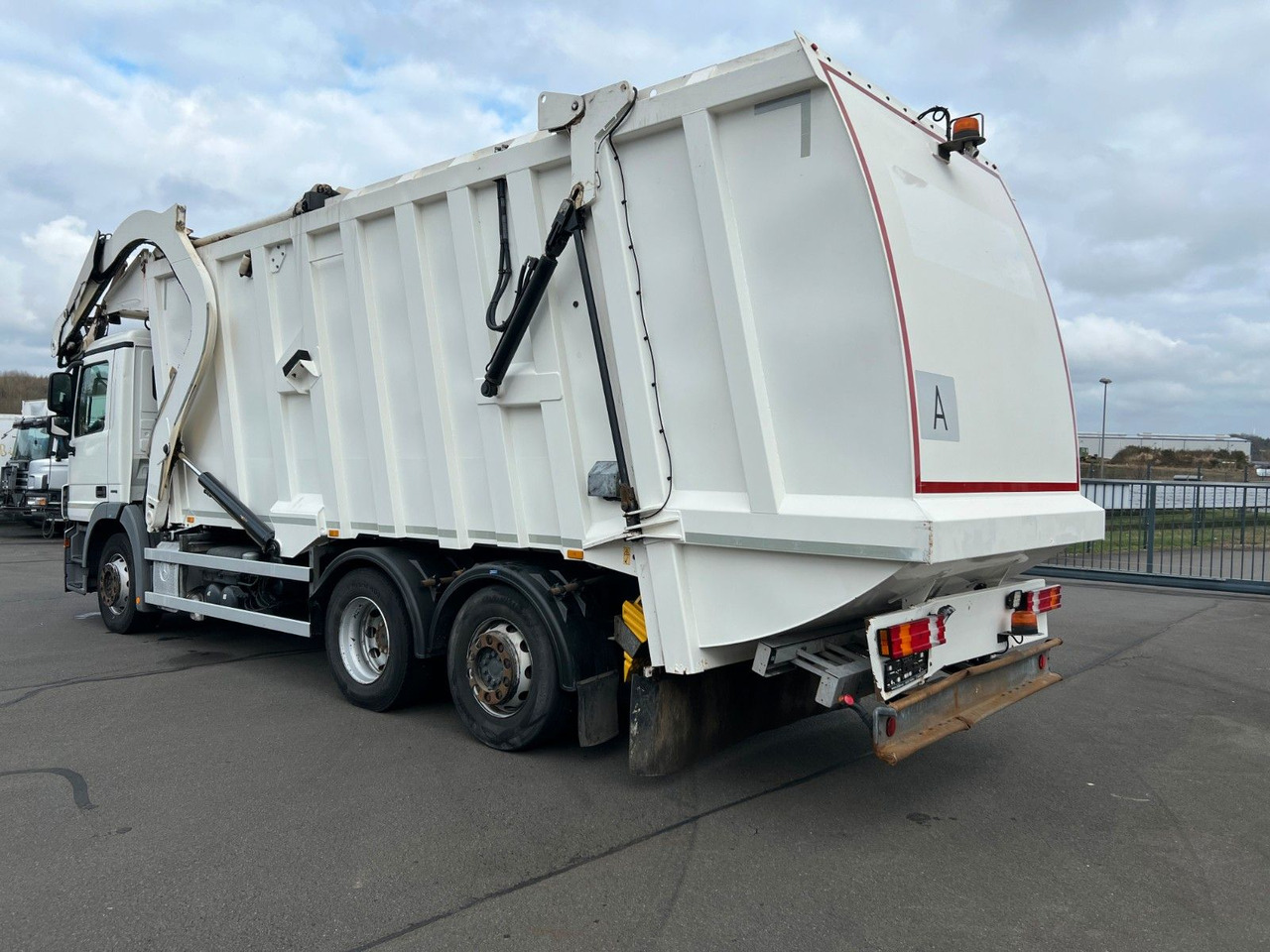 Kamion za smeće Mercedes-Benz Actros 2532 MP 3 Faun Frontlader 533 Waage Mercedes-Benz Actros 2532 MP 3 Faun Frontlader 533 Waage: slika 8