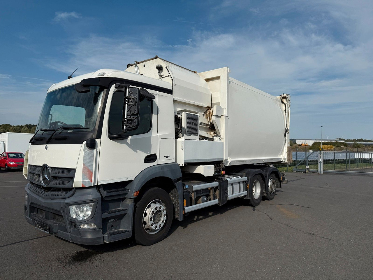Mercedes-Benz Antos 2533 Seitenlader HS SL- VK- F - Kamion za smeće: slika 1 Mercedes-Benz Antos 2533 Seitenlader HS SL- VK- F - Kamion za smeće: slika 1