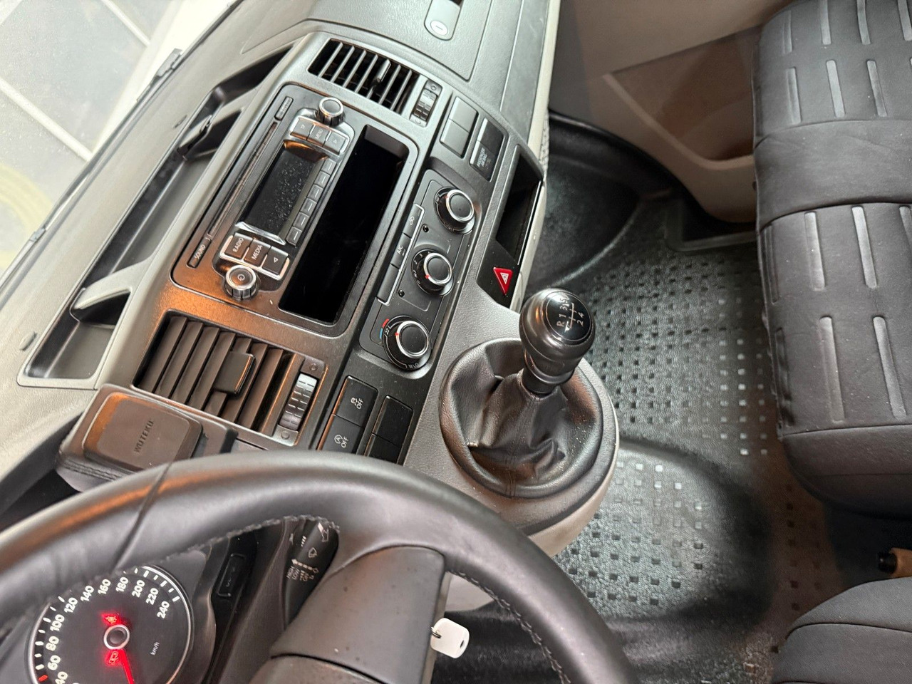 Dostavno vozilo s ravnom platformom, Dostavno vozilo sa duplom kabinom Volkswagen VW T 5 2,0 TDI  Doka AHK Klima 114 PS: slika 6