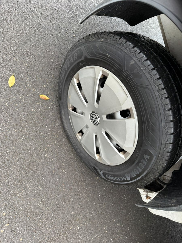 Dostavno vozilo s ravnom platformom, Dostavno vozilo sa duplom kabinom Volkswagen VW T 5 2,0 TDI  Doka AHK Klima 114 PS: slika 8