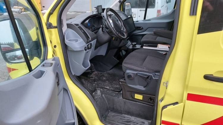 FORD TRANSIT 2,0TDI AMBULANCE KLIMA 12.2018 EURO 6, 3 UNITS - Vozilo hitne pomoći: slika 5 FORD TRANSIT 2,0TDI AMBULANCE KLIMA 12.2018 EURO 6, 3 UNITS - Vozilo hitne pomoći: slika 5