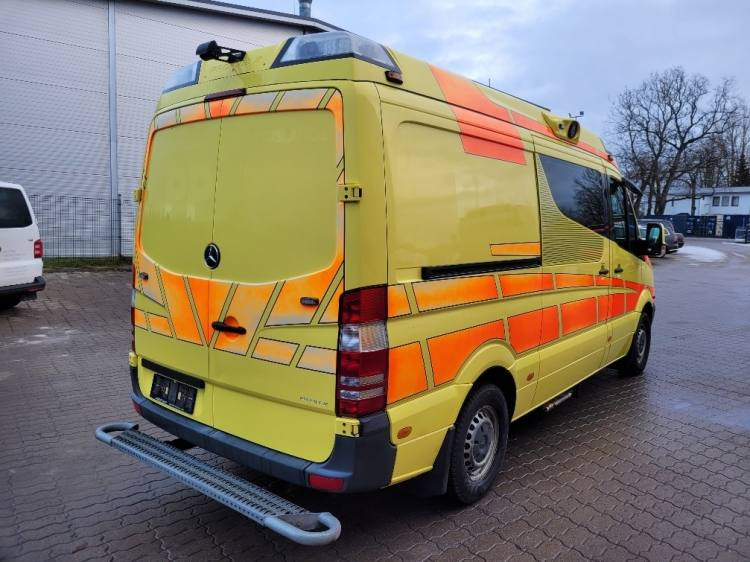 MERCEDES – BENZ SPRINTER 2.2D AMBULANCE (PROFILE) KLIMA 11.2014 EURO 5 - Vozilo hitne pomoći: slika 4 MERCEDES – BENZ SPRINTER 2.2D AMBULANCE (PROFILE) KLIMA 11.2014 EURO 5 - Vozilo hitne pomoći: slika 4