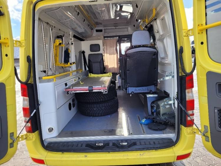MERCEDES – BENZ SPRINTER 3.0D AMBULANCE (PROFILE) KLIMA 2.2016 EURO 6 - Vozilo hitne pomoći: slika 4 MERCEDES – BENZ SPRINTER 3.0D AMBULANCE (PROFILE) KLIMA 2.2016 EURO 6 - Vozilo hitne pomoći: slika 4