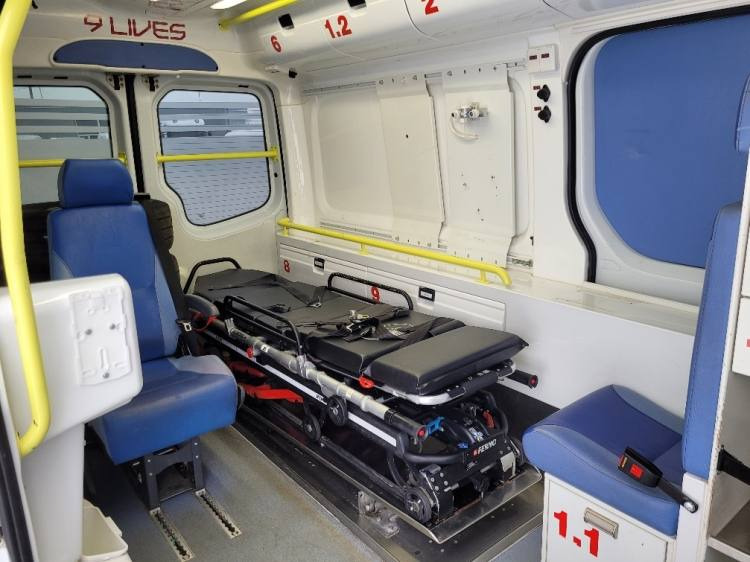 Vozilo hitne pomoći MERCEDES – BENZ SPRINTER 3.0D AMBULANCE (PROFILE) KLIMA 7.2015 EURO 6: slika 9 Vozilo hitne pomoći MERCEDES – BENZ SPRINTER 3.0D AMBULANCE (PROFILE) KLIMA 7.2015 EURO 6: slika 9