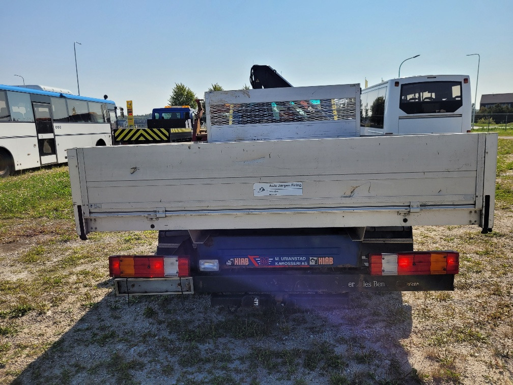 MERCEDES – BENZ SPRINTER 616CDI HIAB 027-2 Crane 10.2004 - Dostavno vozilo s ravnom platformom: slika 5 MERCEDES – BENZ SPRINTER 616CDI HIAB 027-2 Crane 10.2004 - Dostavno vozilo s ravnom platformom: slika 5
