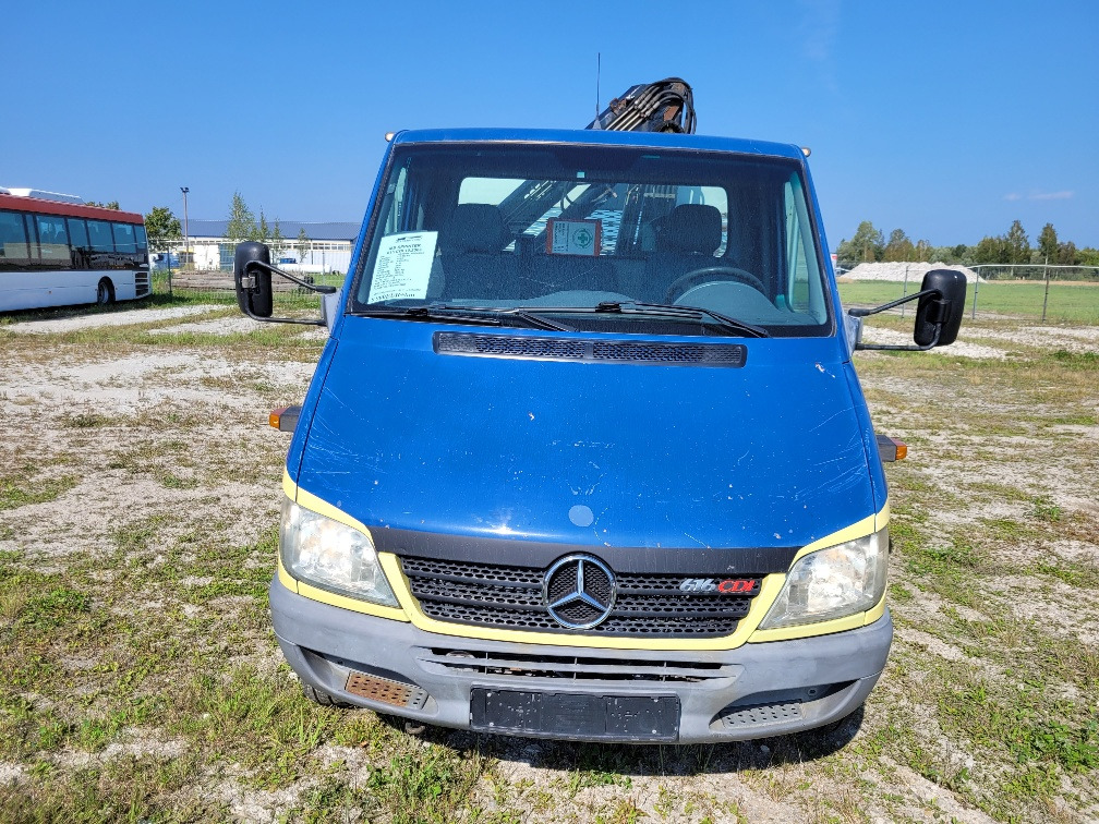 MERCEDES – BENZ SPRINTER 616CDI HIAB 027-2 Crane 10.2004 - Dostavno vozilo s ravnom platformom: slika 3 MERCEDES – BENZ SPRINTER 616CDI HIAB 027-2 Crane 10.2004 - Dostavno vozilo s ravnom platformom: slika 3