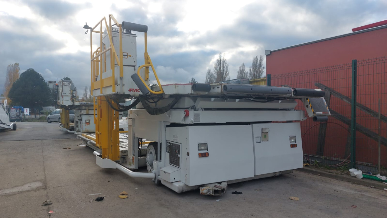 FMC loader Commander 15 Universal Main Deck - Utovarivač kontejnera/ Paleta: slika 2 FMC loader Commander 15 Universal Main Deck - Utovarivač kontejnera/ Paleta: slika 2