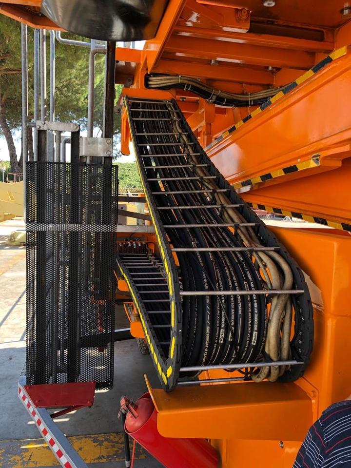 Main Deck Loader Aviogei 20 tons 2PU2000 - Utovarivač kontejnera/ Paleta: slika 2 Main Deck Loader Aviogei 20 tons 2PU2000 - Utovarivač kontejnera/ Paleta: slika 2