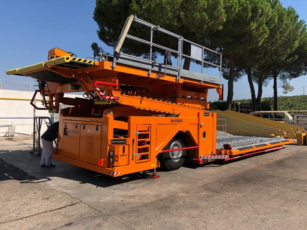 Main Deck Loader Aviogei 20 tons 2PU2000 - Utovarivač kontejnera/ Paleta: slika 1 Main Deck Loader Aviogei 20 tons 2PU2000 - Utovarivač kontejnera/ Paleta: slika 1
