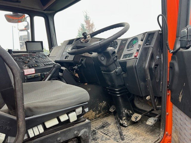 MAN 15 .220 - Autočistilica: slika 4 MAN 15 .220 - Autočistilica: slika 4