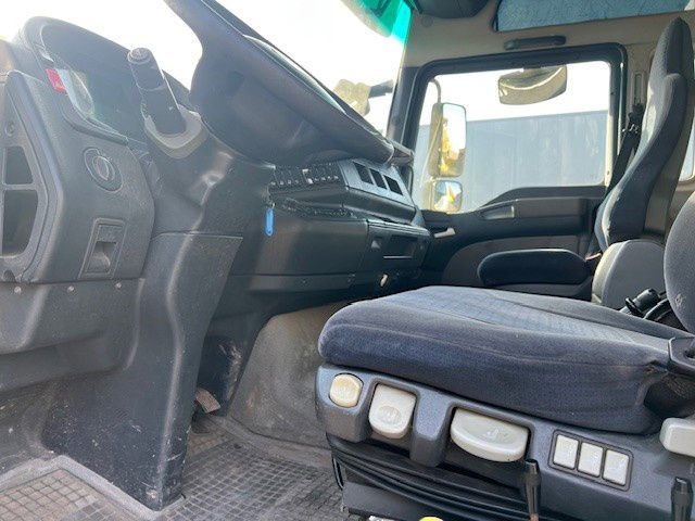 MAN TGA 26.440 .440 6x2 - Kamion za prevoz kontejnera/ Kamion sa promenjivim sandukom: slika 5 MAN TGA 26.440 .440 6x2 - Kamion za prevoz kontejnera/ Kamion sa promenjivim sandukom: slika 5