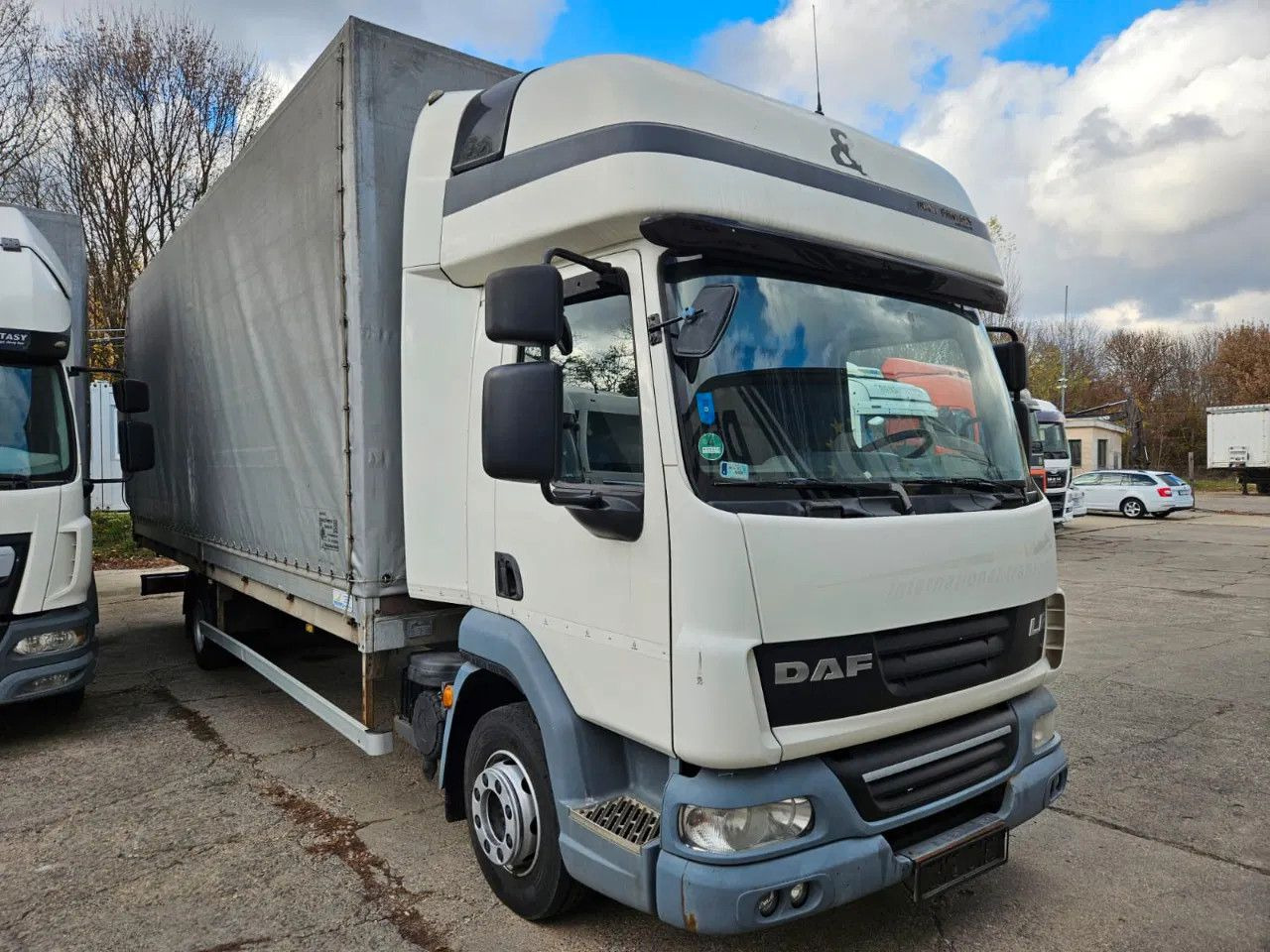 DAF LF 45.210 12t Euro5 EEV - Kamion sa ceradom: slika 2 DAF LF 45.210 12t Euro5 EEV - Kamion sa ceradom: slika 2