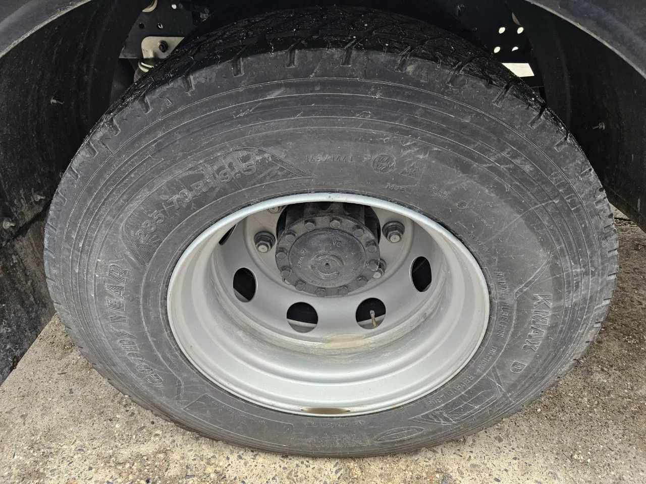 Kamion sa zatvorenim sandukom Iveco EuroCargo 120 - 210 BOX 12t Only 7554 km: slika 18