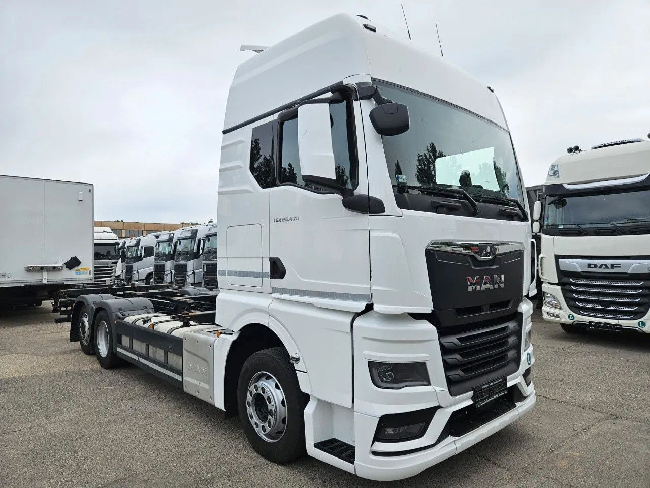 MAN TGX 26.470 XXL BDF 6x2 2 units, NAVI, Lift Axle - Kamion za prevoz kontejnera/ Kamion sa promenjivim sandukom: slika 2 MAN TGX 26.470 XXL BDF 6x2 2 units, NAVI, Lift Axle - Kamion za prevoz kontejnera/ Kamion sa promenjivim sandukom: slika 2
