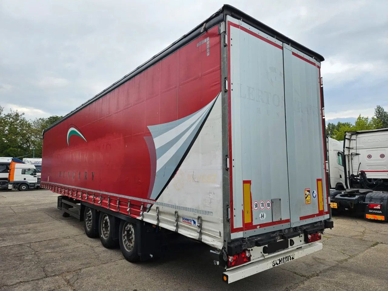 Schmitz Cargobull SCB S3T 60 unis in stock! 6 New tires, Alloy w. - Poluprikolica sa ceradom: slika 4 Schmitz Cargobull SCB S3T 60 unis in stock! 6 New tires, Alloy w. - Poluprikolica sa ceradom: slika 4