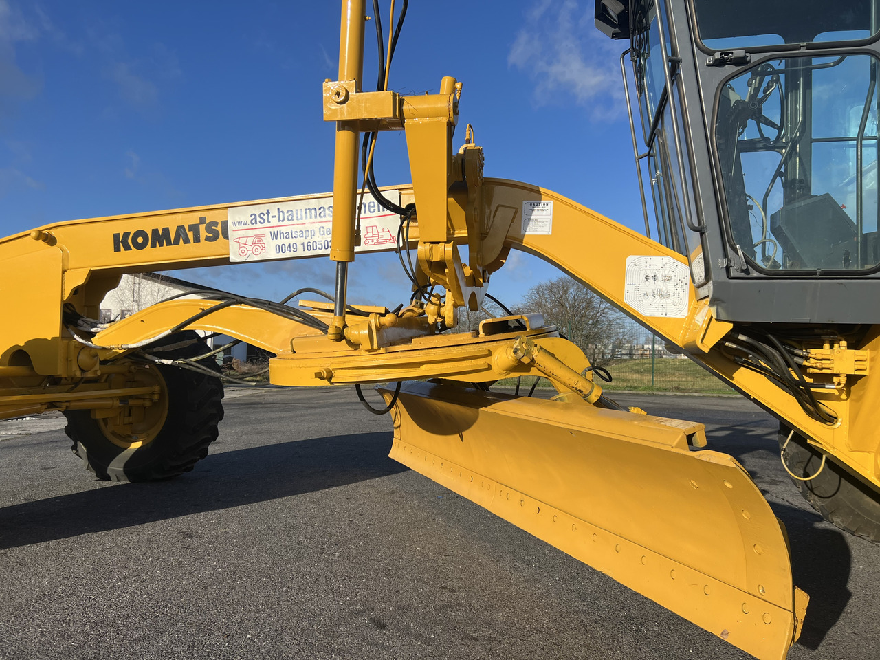 Grejder KOMATSU GD530A mit 5-Zahn-Heckaufreisser: slika 8 Grejder KOMATSU GD530A mit 5-Zahn-Heckaufreisser: slika 8