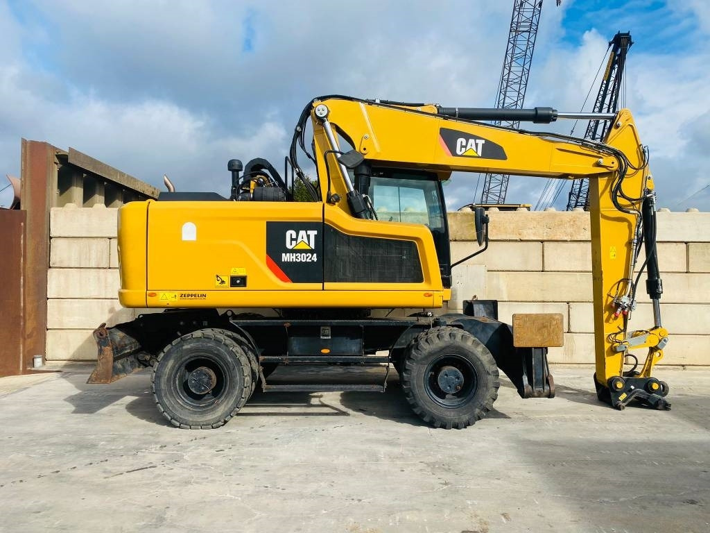 CAT mh3024 - Bager za obradu otpada/ Industrije: slika 2 CAT mh3024 - Bager za obradu otpada/ Industrije: slika 2