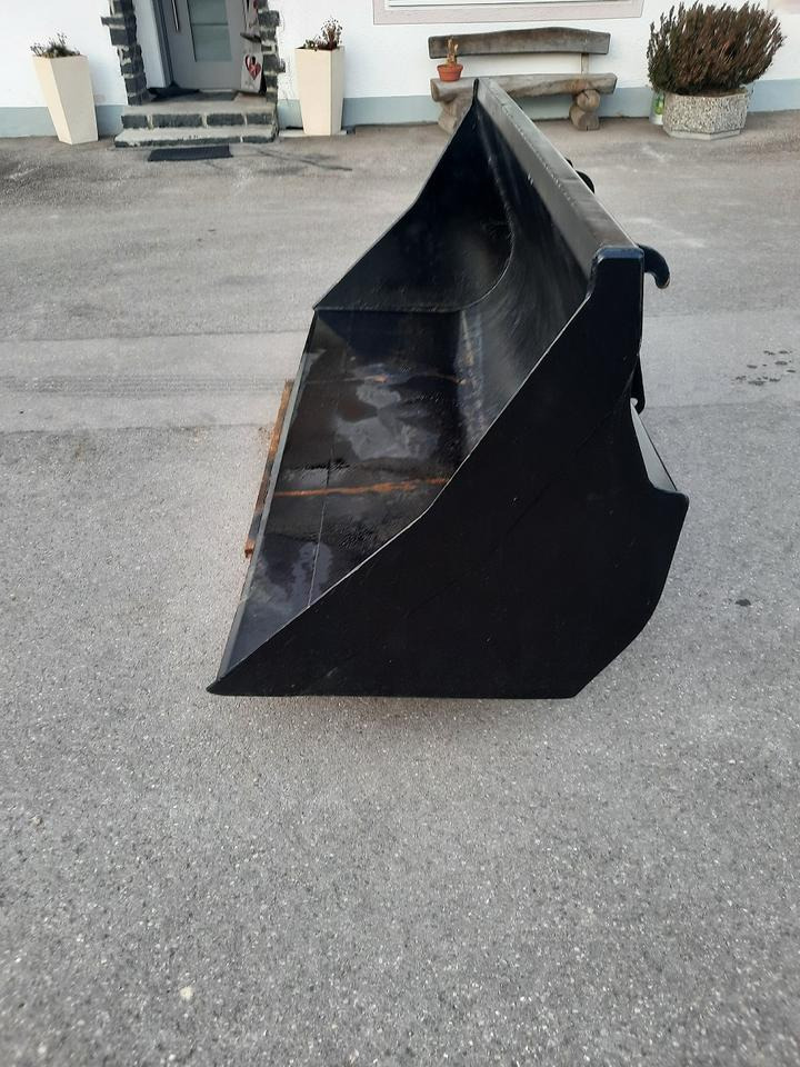 Schaufel 2,4m Teleskoplader Radlader Universalschaufel Genie - Utovarna kašika: slika 4 Schaufel 2,4m Teleskoplader Radlader Universalschaufel Genie - Utovarna kašika: slika 4