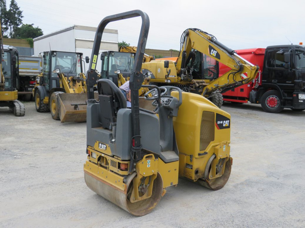 Valjak CATERPILLAR Tandem-Vibrationswalze CB14 B Baumaschine: slika 6 Valjak CATERPILLAR Tandem-Vibrationswalze CB14 B Baumaschine: slika 6