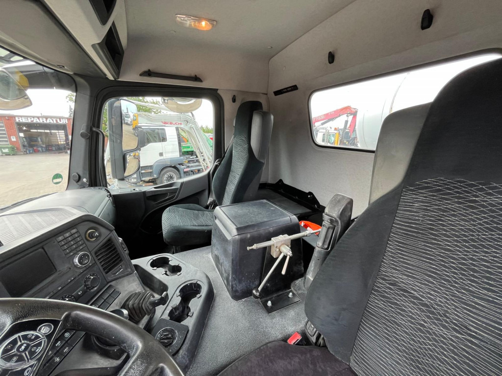 MERCEDES-BENZ Arocs 3240 B 8x4 Betonmischer Deutsch Top AP Achsen - Kamion: slika 3 MERCEDES-BENZ Arocs 3240 B 8x4 Betonmischer Deutsch Top AP Achsen - Kamion: slika 3