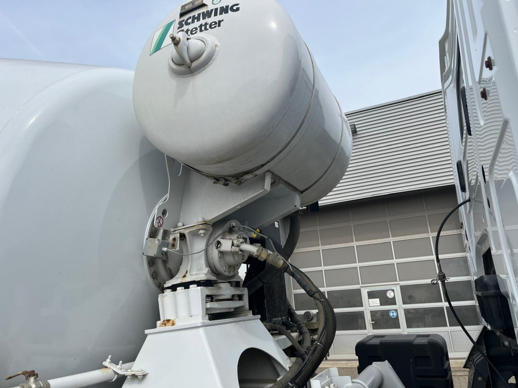 MERCEDES-BENZ Arocs 3240 B 8x4 Betonmischer Deutsch Top AP Achsen - Kamion: slika 4 MERCEDES-BENZ Arocs 3240 B 8x4 Betonmischer Deutsch Top AP Achsen - Kamion: slika 4