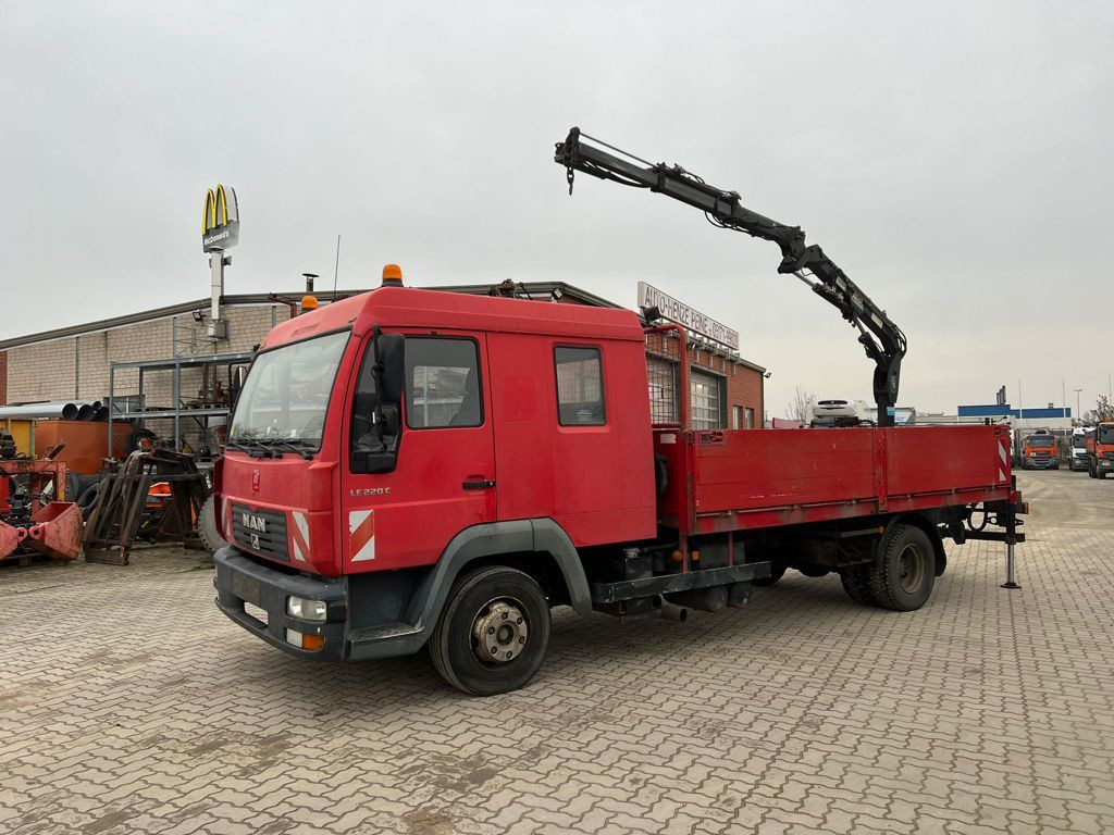 MAN LE 12.225 LC Pritsche Heckkran 6 Zylinder Doka T - Kamion sa tovarnim sandukom, Kamion sa dizalicom: slika 1 MAN LE 12.225 LC Pritsche Heckkran 6 Zylinder Doka T - Kamion sa tovarnim sandukom, Kamion sa dizalicom: slika 1