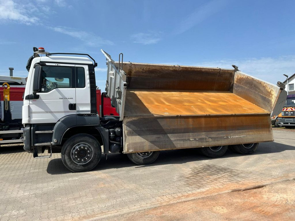 MAN TG-S 35.440 8x4 BB 4-Achs Kipper MeillerBordmati - Istovarivač: slika 3 MAN TG-S 35.440 8x4 BB 4-Achs Kipper MeillerBordmati - Istovarivač: slika 3
