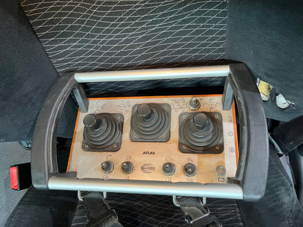 MERCEDES-BENZ Antos 2543 L 6x2 Abrollkipper mit Kran Funk+Greiferst. - Kamion sa hidrauličnom kukom, Kamion sa dizalicom: slika 3 MERCEDES-BENZ Antos 2543 L 6x2 Abrollkipper mit Kran Funk+Greiferst. - Kamion sa hidrauličnom kukom, Kamion sa dizalicom: slika 3