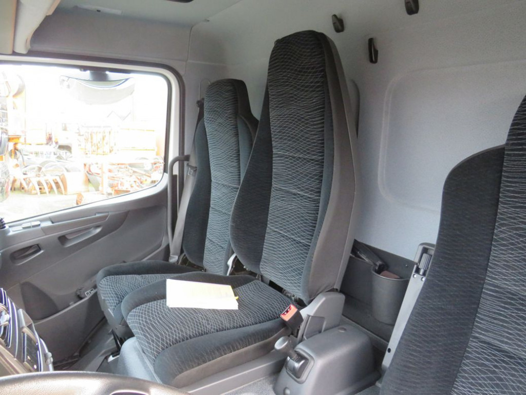 MERCEDES-BENZ Atego 818 L Pritsche LBW LBW 1 to AHK+Luftans - Dostavno vozilo sa ceradom: slika 3 MERCEDES-BENZ Atego 818 L Pritsche LBW LBW 1 to AHK+Luftans - Dostavno vozilo sa ceradom: slika 3