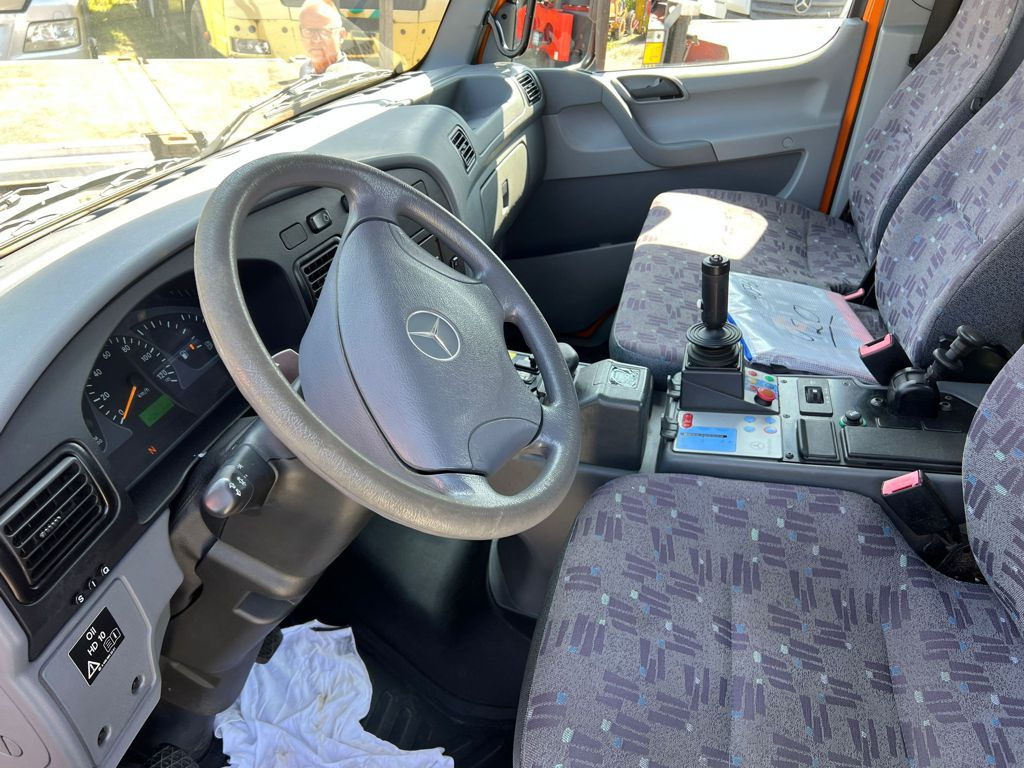 Istovarivač, Kamion sa dizalicom MERCEDES-BENZ Unimog U20 2-Achs Allradkipper Kran Palfinger Kran: slika 10 Istovarivač, Kamion sa dizalicom MERCEDES-BENZ Unimog U20 2-Achs Allradkipper Kran Palfinger Kran: slika 10