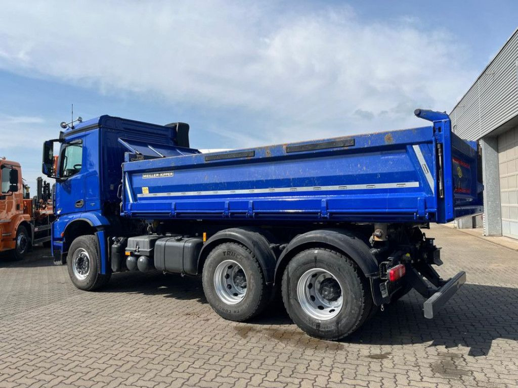 Mercedes-Benz Arocs 2642 6x4 3-Achs Kipper Bordmatik nur 163TK - Istovarivač: slika 4 Mercedes-Benz Arocs 2642 6x4 3-Achs Kipper Bordmatik nur 163TK - Istovarivač: slika 4