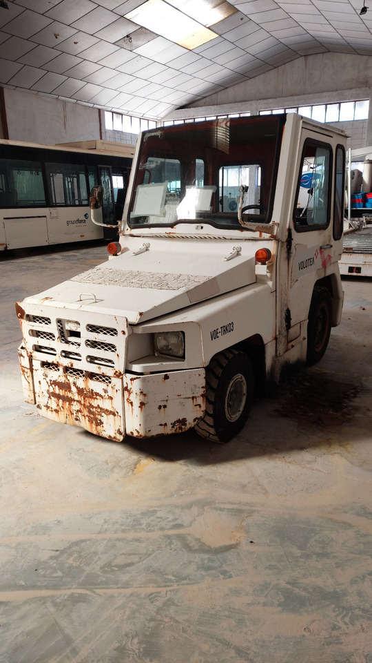 FV02 Nissan Baggage Tractor - Traktor za prtljag: slika 1 FV02 Nissan Baggage Tractor - Traktor za prtljag: slika 1