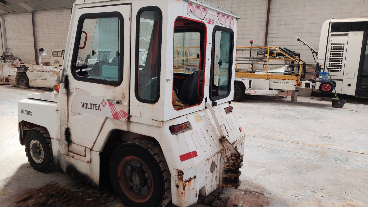 FV02 Nissan Baggage Tractor - Traktor za prtljag: slika 3 FV02 Nissan Baggage Tractor - Traktor za prtljag: slika 3